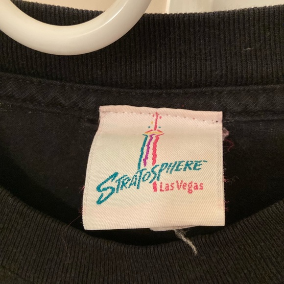Vintage Las Vegas Stratosphere T-shirt - Picture 2 of 5